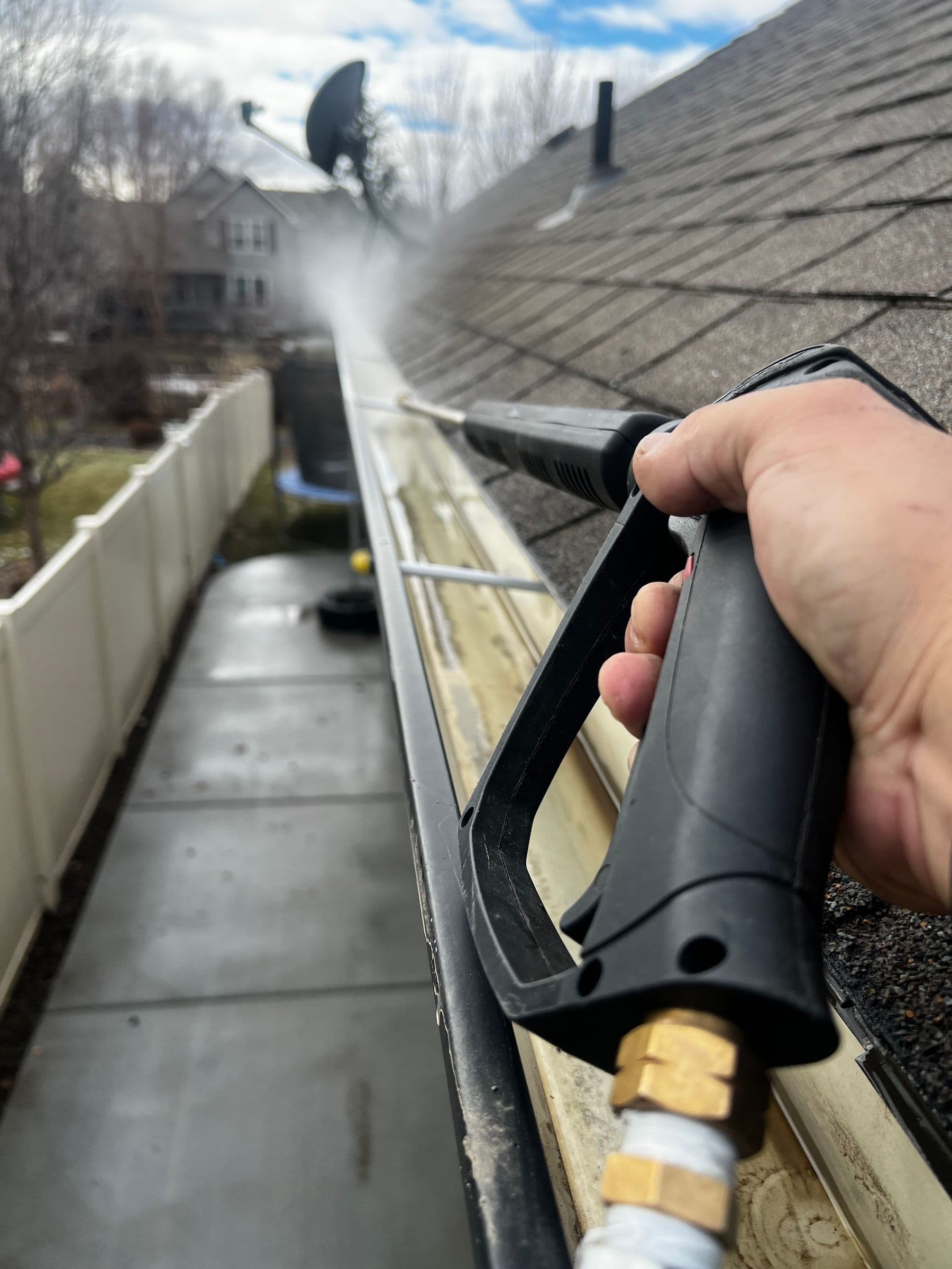 Eavestroughs & Gutters